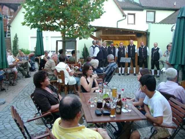 Landgasthof - Hotel Zum Stern Linden  Exterior photo